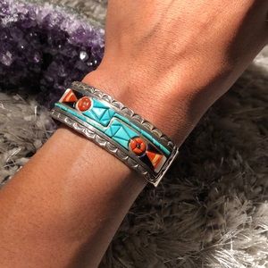 Cuff turquoise/coral bracelet